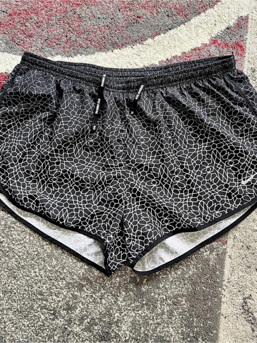 Nike Dri-FIT Distance Running Shorts women’s Geometric XL